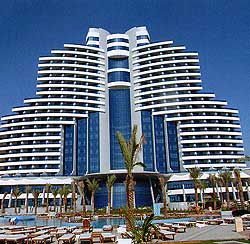  Le Meridien Al Aqah Beach       