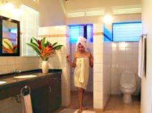 Номера отеля Alona Palm Beach Resort. Ванная