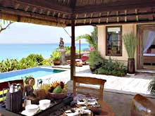  Four Seasons Resort Bali at Jimbaran Bay. 