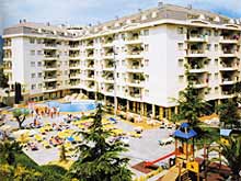  .  Aqua Hotel Montagut Suites