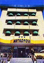  . .  Metropole