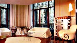 . .  Grand Hotel Duomo. 